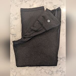 Lululemon 🧘🏼‍♀️ Gray Black Crop Capri Leggings Sz 10